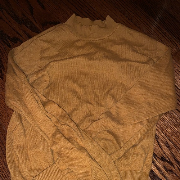 Forever 21 Mustard Sweater - Picture 1 of 3